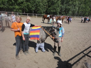 Wiktoria, Julka i Asia z Calem jako ekipa Boba Marley'a