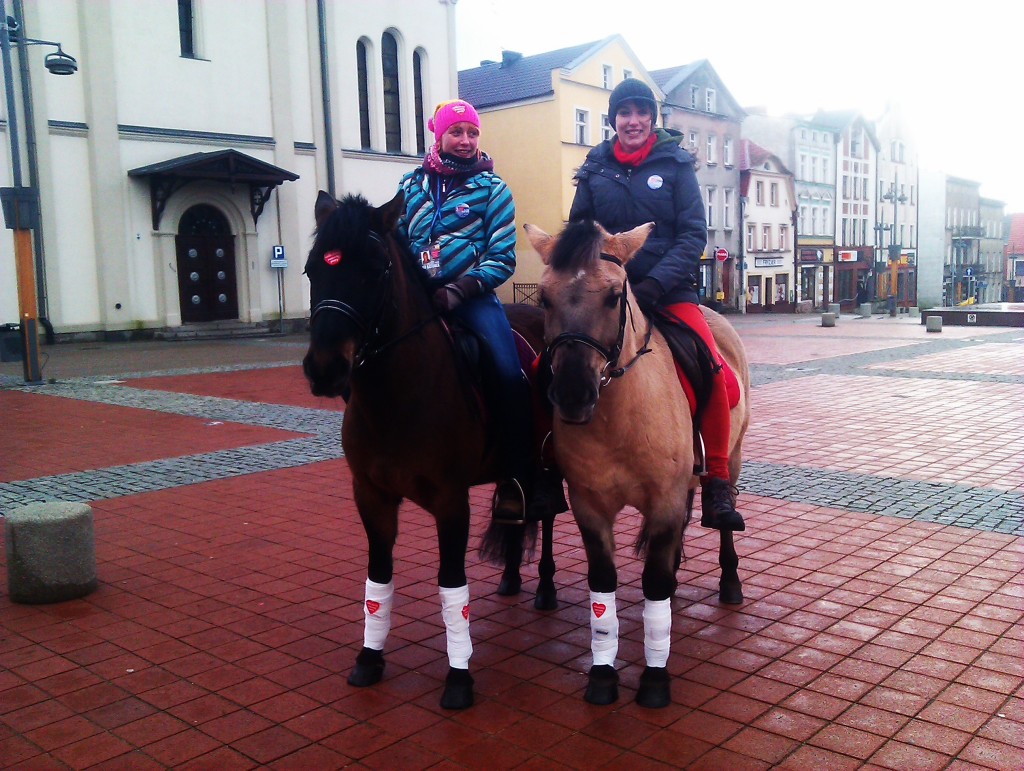 Annie i Agnes do twarzy z Kościołem w tle ;)