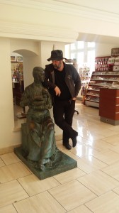 Uduchowienie Prezesa nie mogło trwać zbyt długo, zawsze był wrażliwy na kobiece wdzięki :)