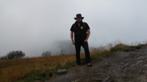 Szczyt zdobyty z gryfem Kaszubskiego Stowarzyszenia na piersi.