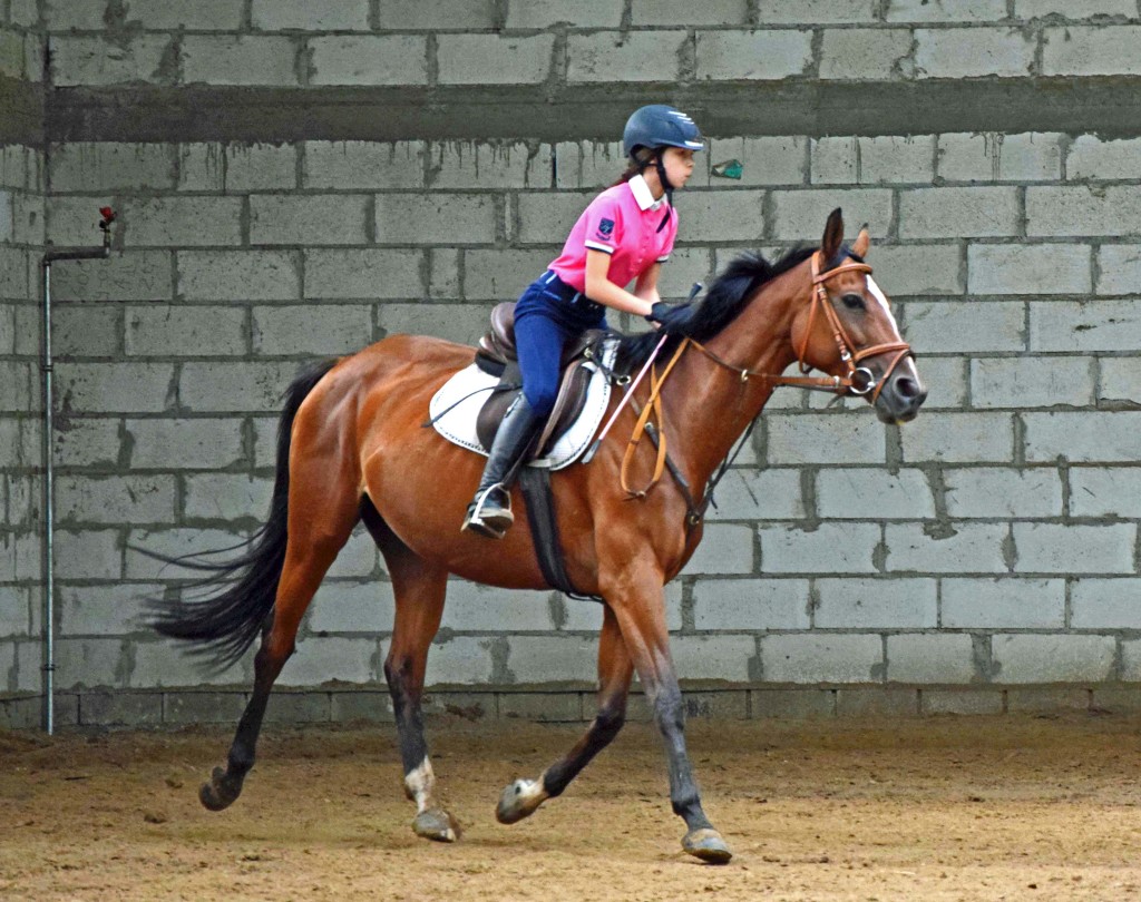 Ewa Dubieniecka prezentuje półsiad podczas egzaminu. III turnus. 